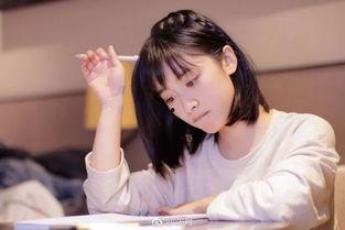 娱乐吃瓜酱妈妈上学,揭秘学生时代那些难忘的“瓜”